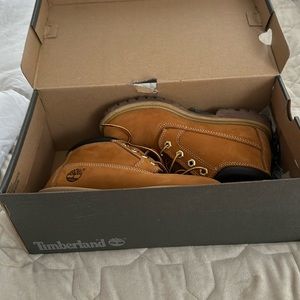 Timberland Wheat Nubuck Boots Barely Worn
